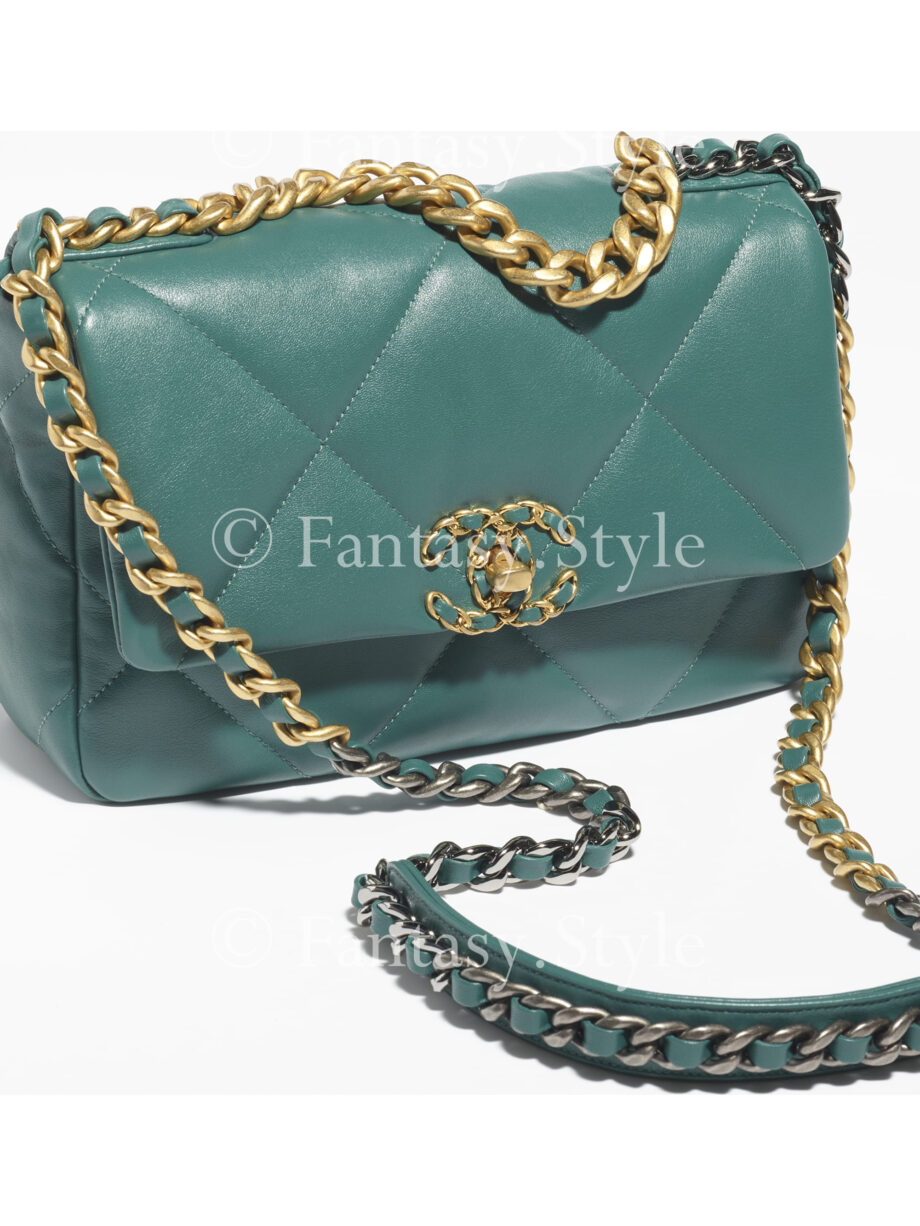 CHANEL 19 Handbag