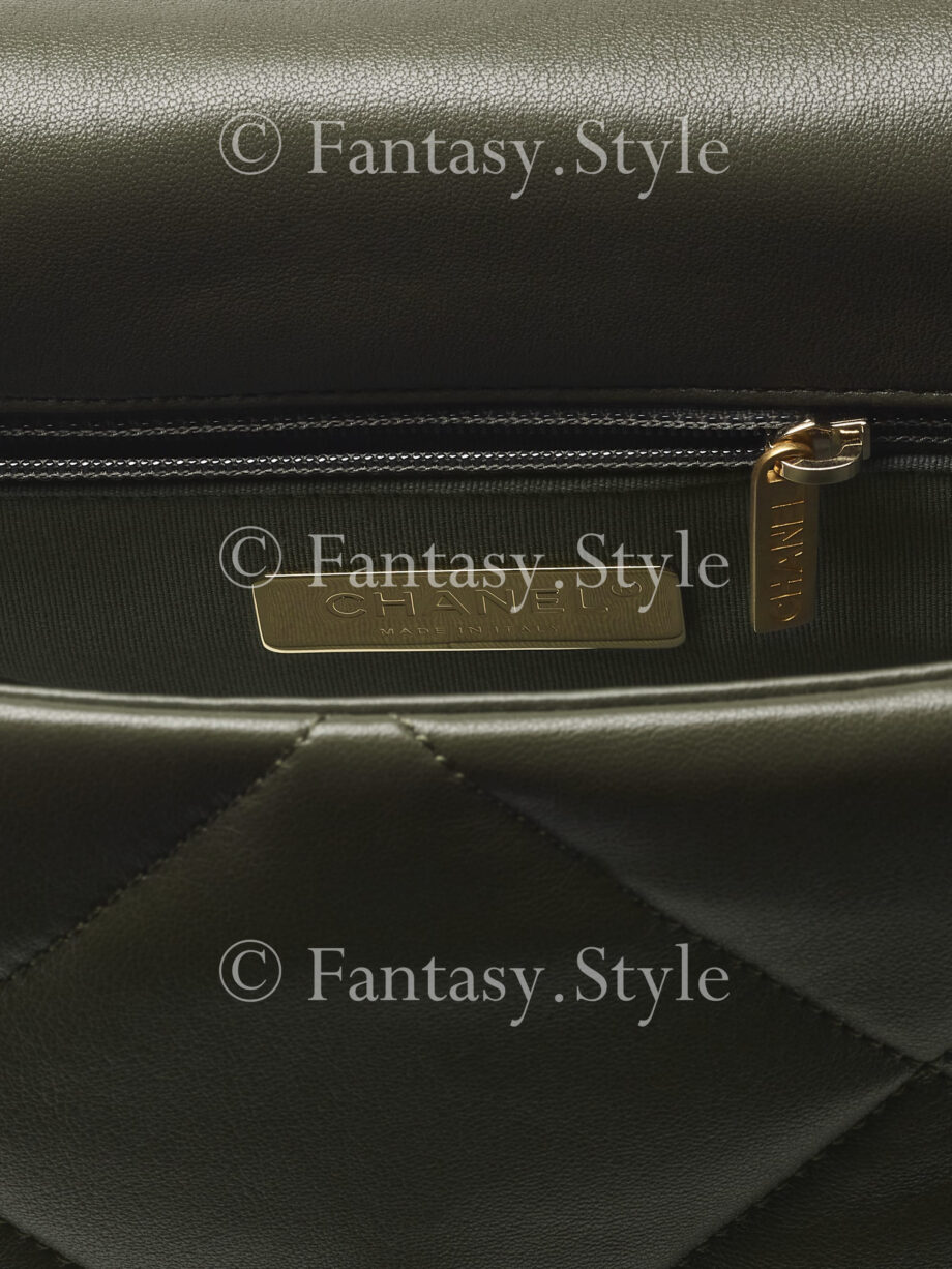 CHANEL 19 Large Handbag