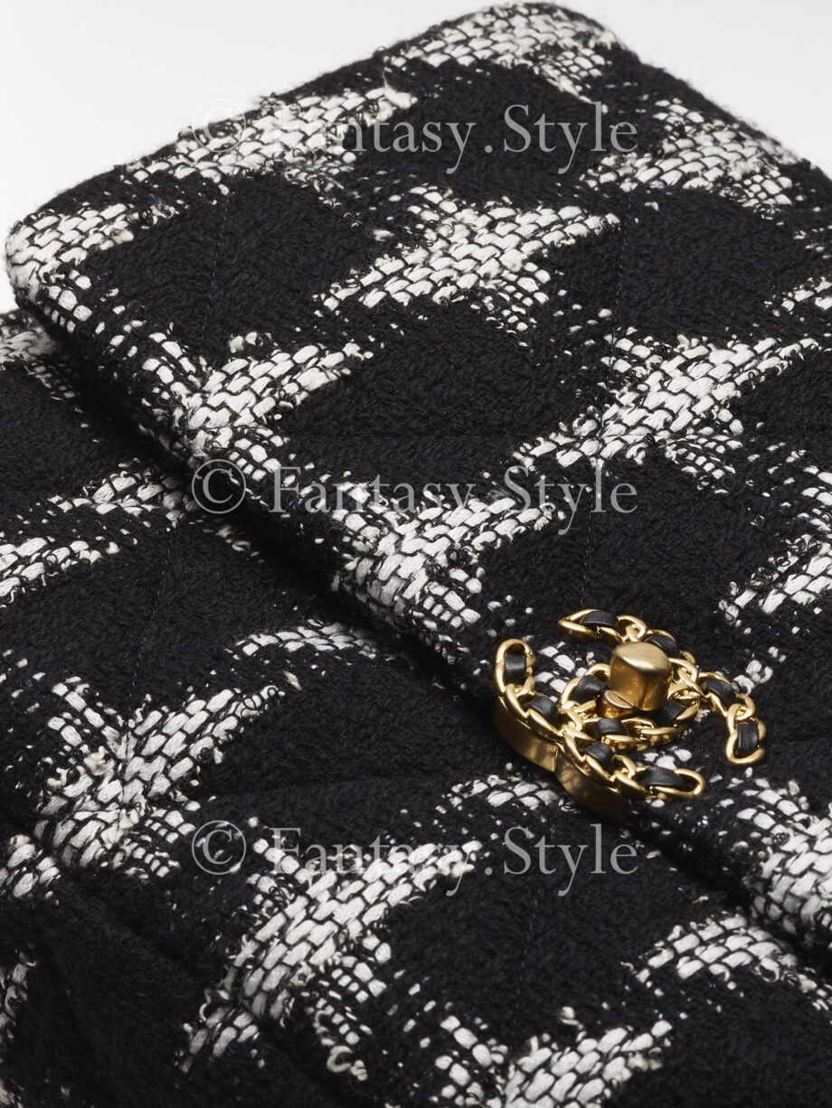 CHANEL 19 Maxi Handbag