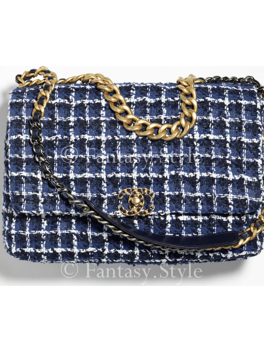 CHANEL 19 Maxi Handbag