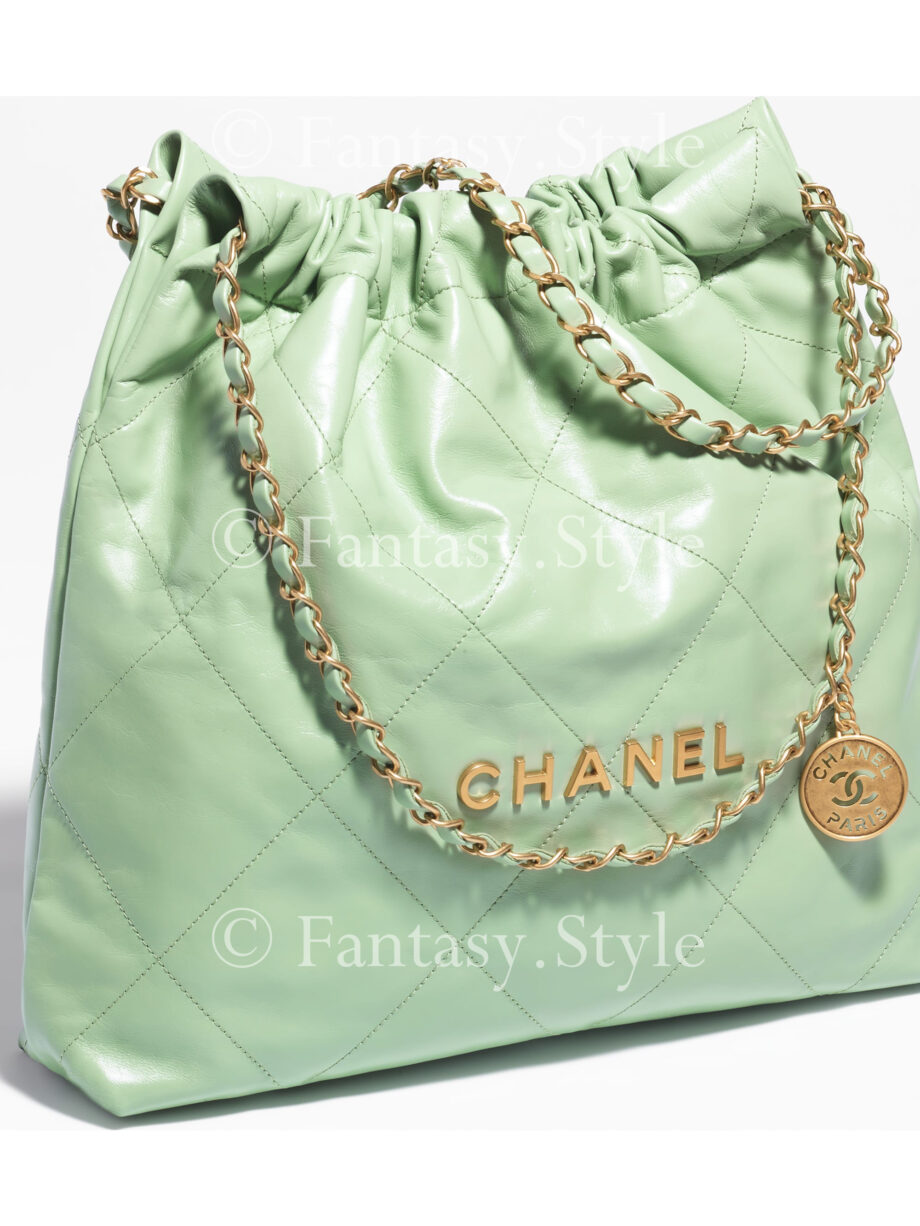 CHANEL 22 Handbag
