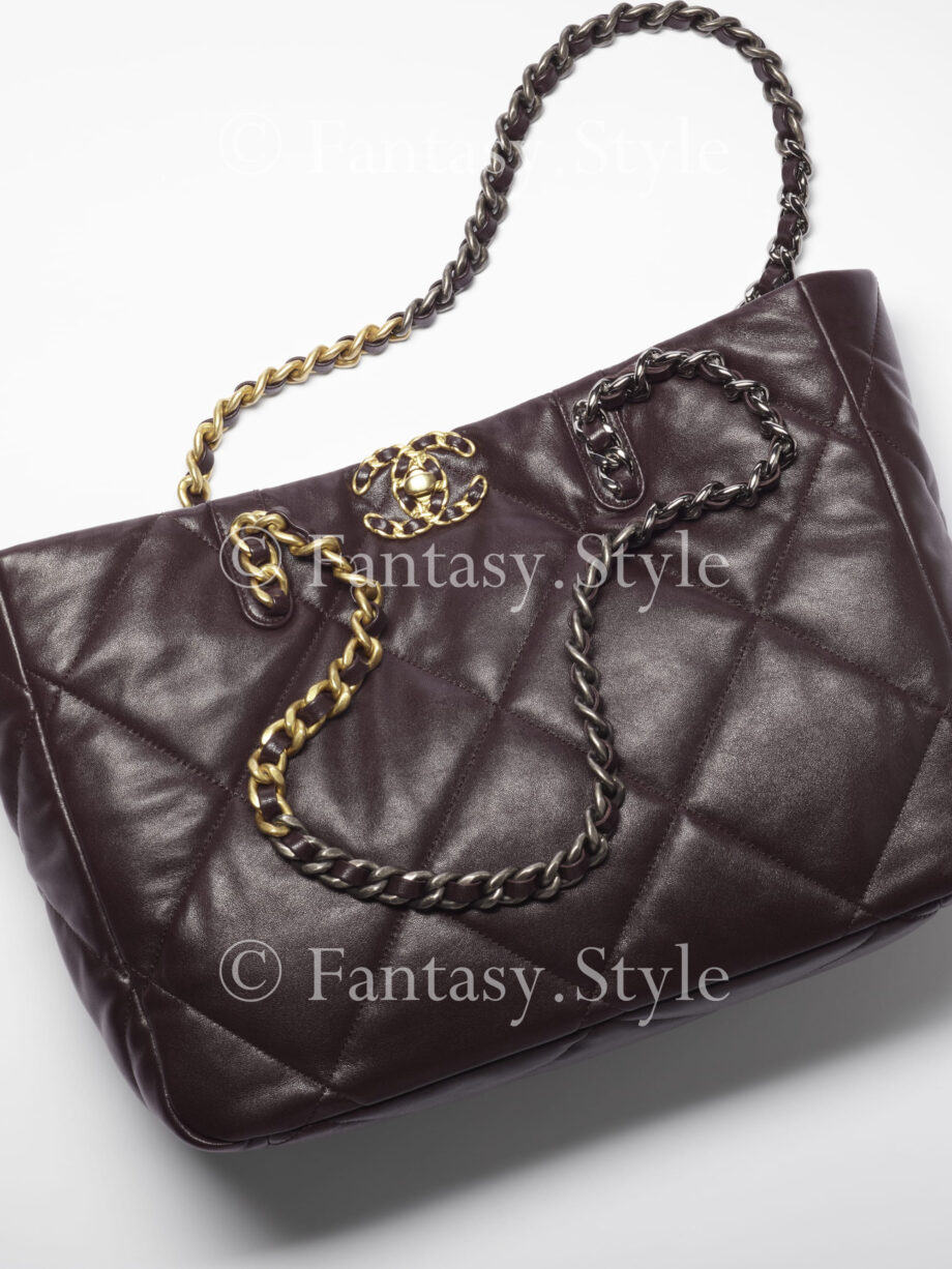 CHANEL 19 Shopping Bag Fantasy Style Ascending The Heights Of Luxury chanel-19-shopping-bag-fantasy-style-ascending-the-heights-of-luxury
